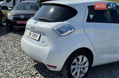 Хэтчбек Renault Zoe 2016 в 