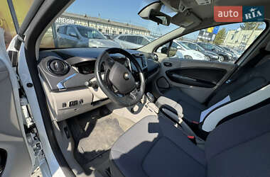 Хэтчбек Renault Zoe 2016 в 