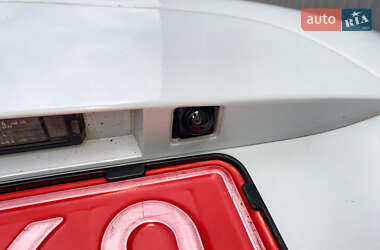 Хэтчбек Renault Zoe 2019 в 