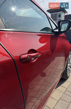 Хэтчбек Renault Zoe 2017 в 