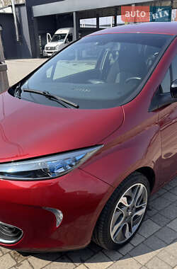 Хэтчбек Renault Zoe 2017 в 