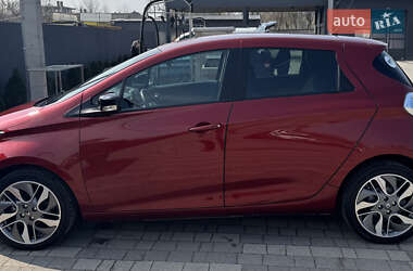 Хэтчбек Renault Zoe 2017 в 