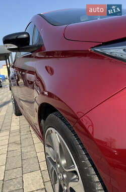 Хэтчбек Renault Zoe 2017 в 