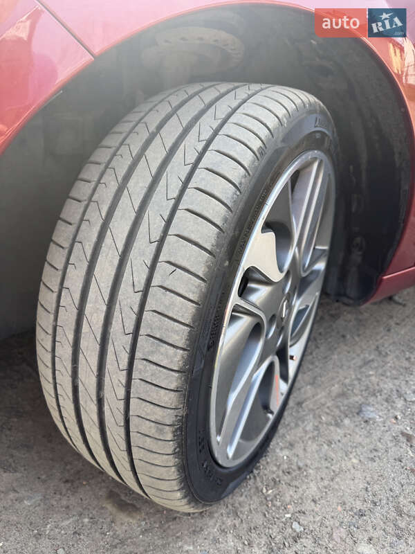 Хэтчбек Renault Zoe 2017 в Львове фото 51 Хэтчбек Renault Zoe 2017 в Львове