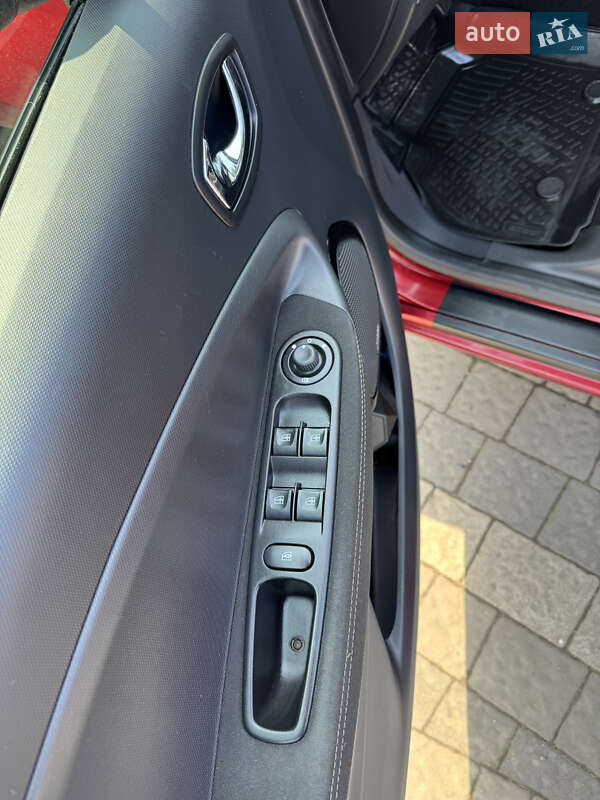 Хэтчбек Renault Zoe 2017 в Львове фото 67 Хэтчбек Renault Zoe 2017 в Львове