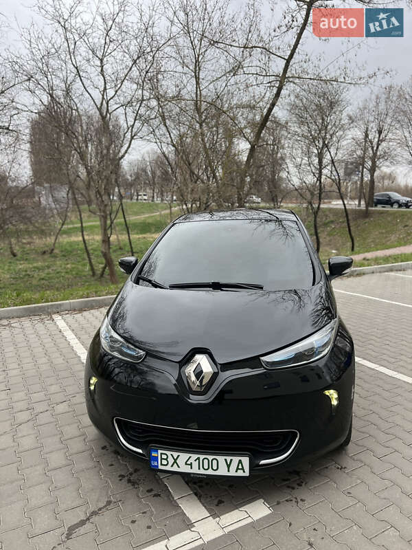 Хэтчбек Renault Zoe 2018 в 