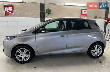 Хэтчбек Renault Zoe 2016 в 