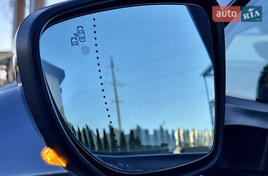 Хэтчбек Renault Zoe 2019 в 