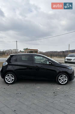 Хэтчбек Renault Zoe 2017 в 