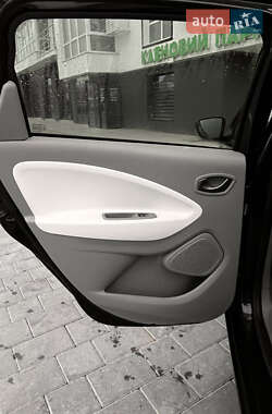Хэтчбек Renault Zoe 2017 в 