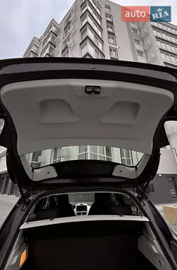 Хэтчбек Renault Zoe 2017 в 
