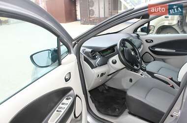 Хэтчбек Renault Zoe 2015 в 