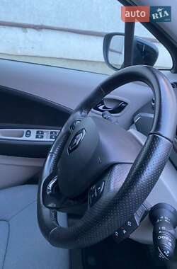 Хэтчбек Renault Zoe 2015 в 