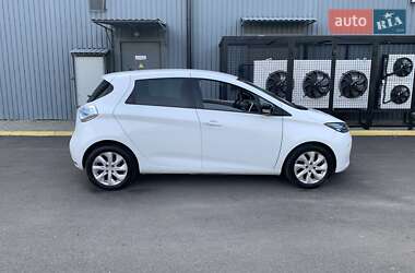 Хэтчбек Renault Zoe 2016 в 