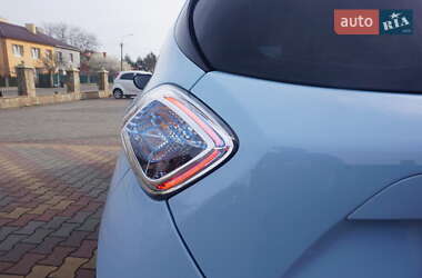 Хэтчбек Renault Zoe 2015 в 