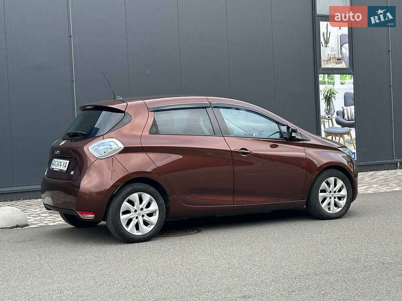 Хэтчбек Renault Zoe 2015 в Киеве