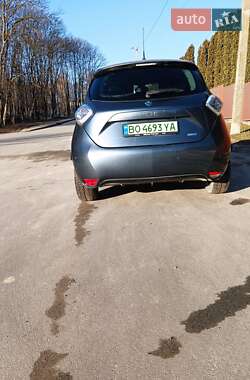Хэтчбек Renault Zoe 2019 в 