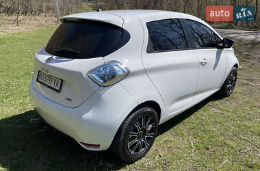 Хэтчбек Renault Zoe 2017 в 