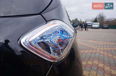 Хетчбек Renault Zoe 2013 в 