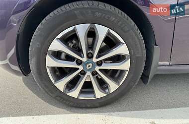 Хэтчбек Renault Zoe 2020 в 