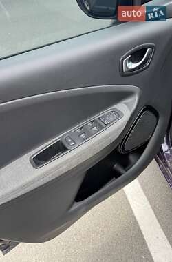 Хэтчбек Renault Zoe 2020 в 