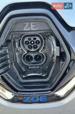 Хэтчбек Renault Zoe 2020 в 