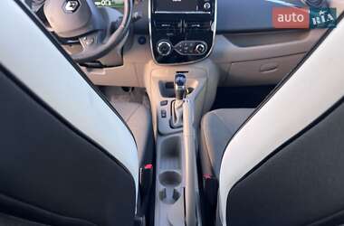 Хэтчбек Renault Zoe 2015 в 