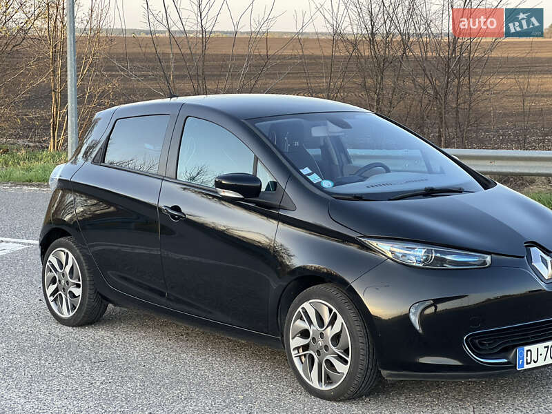 Хэтчбек Renault Zoe 2015 в 
