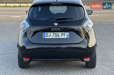 Хэтчбек Renault Zoe 2015 в 