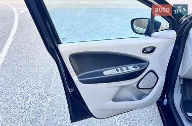 Хэтчбек Renault Zoe 2015 в 