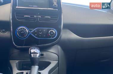 Хэтчбек Renault Zoe 2019 в 