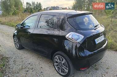 Хэтчбек Renault Zoe 2016 в 