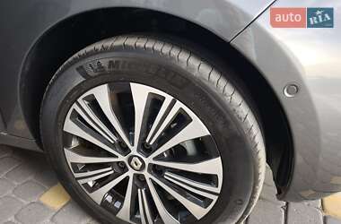Хэтчбек Renault Zoe 2023 в 