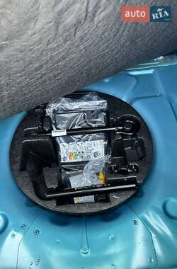 Хэтчбек Renault Zoe 2020 в 