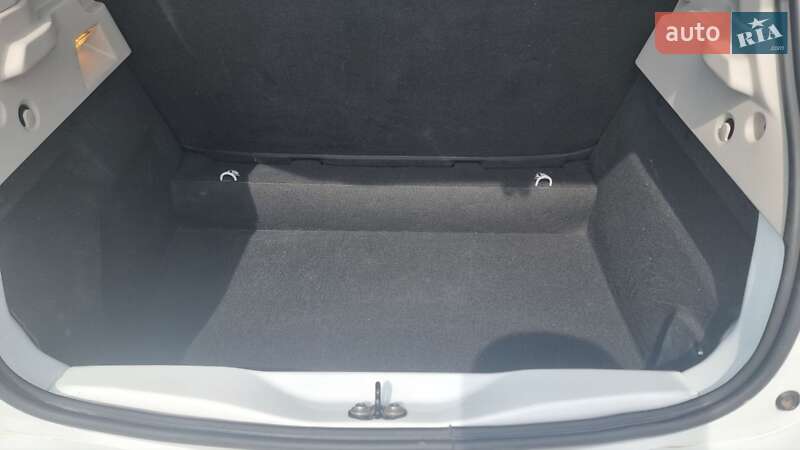 Хэтчбек Renault Zoe 2013 в Житомире фото 2 Хэтчбек Renault Zoe 2013 в Житомире