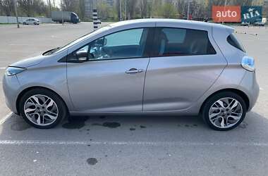 Хэтчбек Renault Zoe 2016 в 
