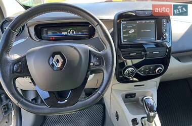 Хэтчбек Renault Zoe 2016 в 