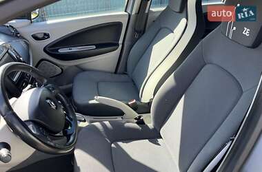 Хэтчбек Renault Zoe 2016 в 