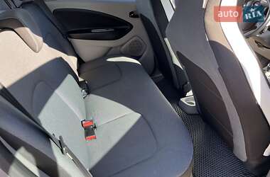 Хэтчбек Renault Zoe 2016 в 