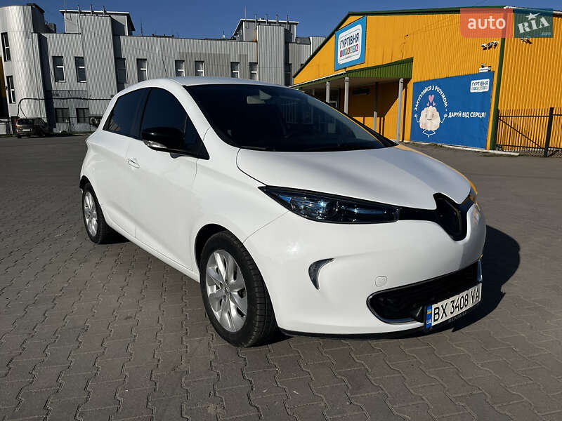 Хэтчбек Renault Zoe 2016 в 