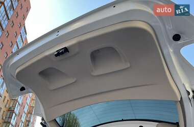 Хетчбек Renault Zoe 2020 в 
