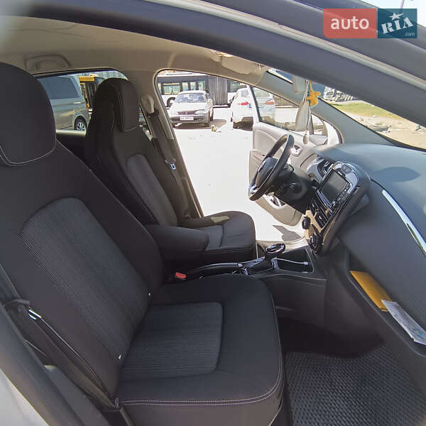 Хэтчбек Renault Zoe 2018 в Киеве
