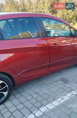 Хэтчбек Renault Zoe 2018 в 
