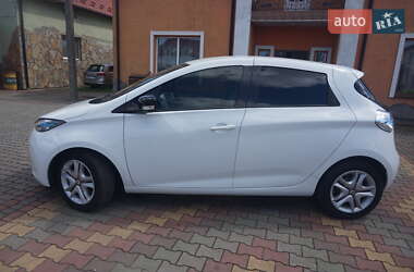 Хэтчбек Renault Zoe 2017 в 