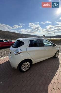 Хэтчбек Renault Zoe 2013 в 