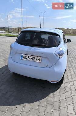 Хетчбек Renault Zoe 2016 в 