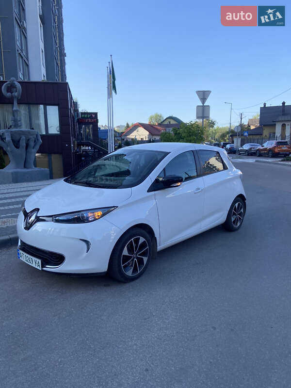 Хэтчбек Renault Zoe 2018 в 