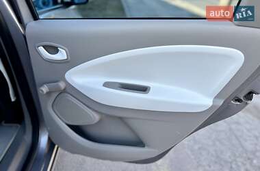 Хетчбек Renault Zoe 2016 в 
