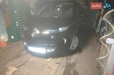 Хэтчбек Renault Zoe 2015 в 