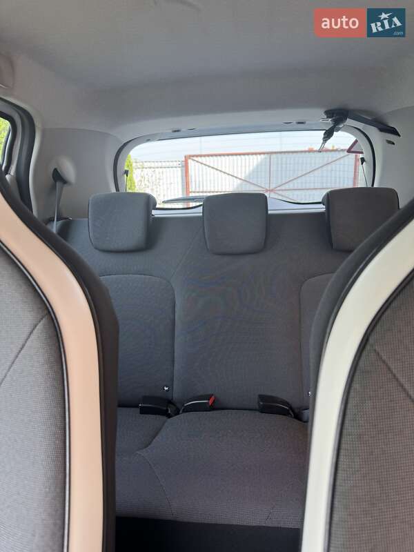 Хэтчбек Renault Zoe 2014 в Луцке